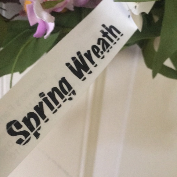 NWT Spring Wreath - Picture 2 of 3